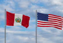 Logra un título universitario en EE.UU. y otro en Perú estudiando a distancia