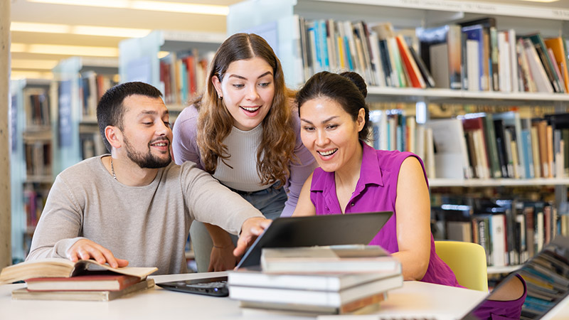 por-que-es-clave-estudiar-en-una-universidad-centrada-en-investigacion