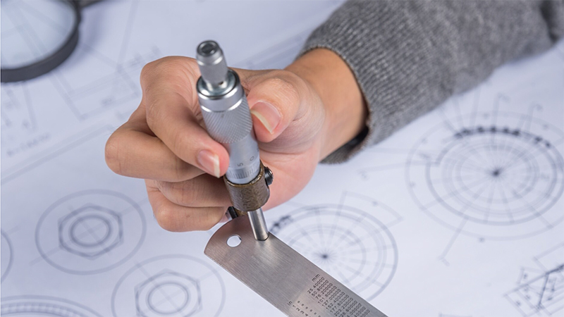 ¿Ingeniería Mecánica tiene futuro o está en riesgo? Descubre sus áreas clave, su demanda y si sigue siendo una carrera rentable.