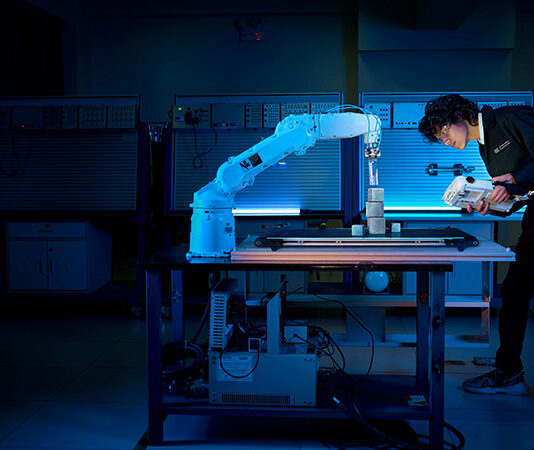 Práctica de laboratorio de ingeniería en la Universidad Continental