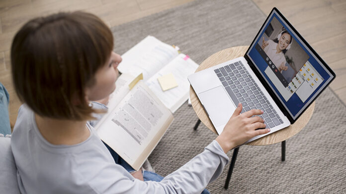 estudiar-psicologia-por-internet-modalidad-semipresencia-universidad-continental-1