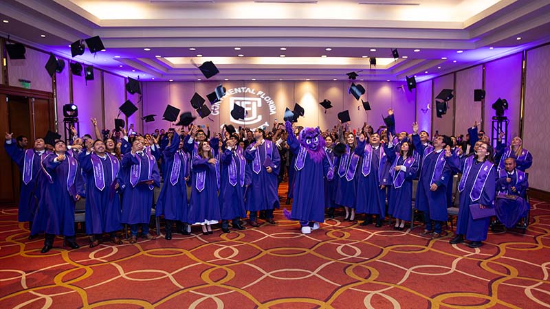 Primeros graduados CFU con ADN global y ventajas
