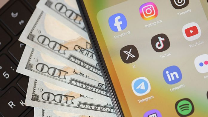 LinkedIn vs TikTok: ¿Dónde consiguen trabajo los profesionales peruanos de 30+ realmente?