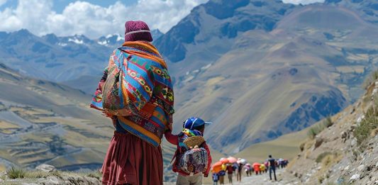 Unidos por Saylla: estudiantes UC y PNP realizan acción social por Navidad en Cusco Unidos por Saylla: estudiantes UC y PNP realizan acción social por Navidad en Cusco
