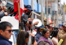 Marketeros Políticos: Navegando regulaciones y viralidad en 2026 El marketero político en Perú 2026: ética y viralidad electoral