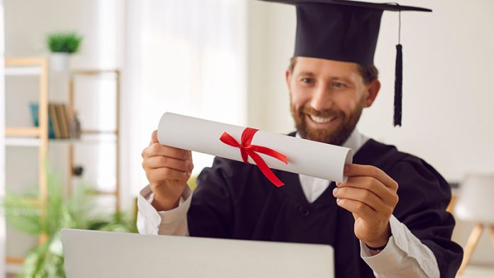 Título universitario mexicano y estadounidense desde Perú sin mudarte, sin pausar tu vida