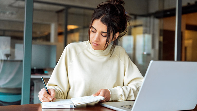 Estudiar en el extranjero: alternativas para vivir una experiencia internacional desde tu país