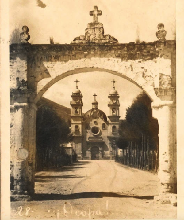 El arco perdido del convento de Ocopa: el umbral sacro en la memoria del Valle del Mantaro