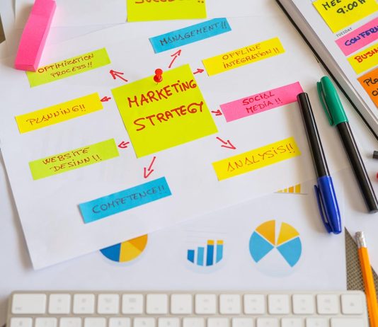 ¿Cómo vender más sin bajar precios ni perseguir clientes? Conoce las mejores estrategias de marketing Proceso de planeación y aplicación de estrategias de marketing.